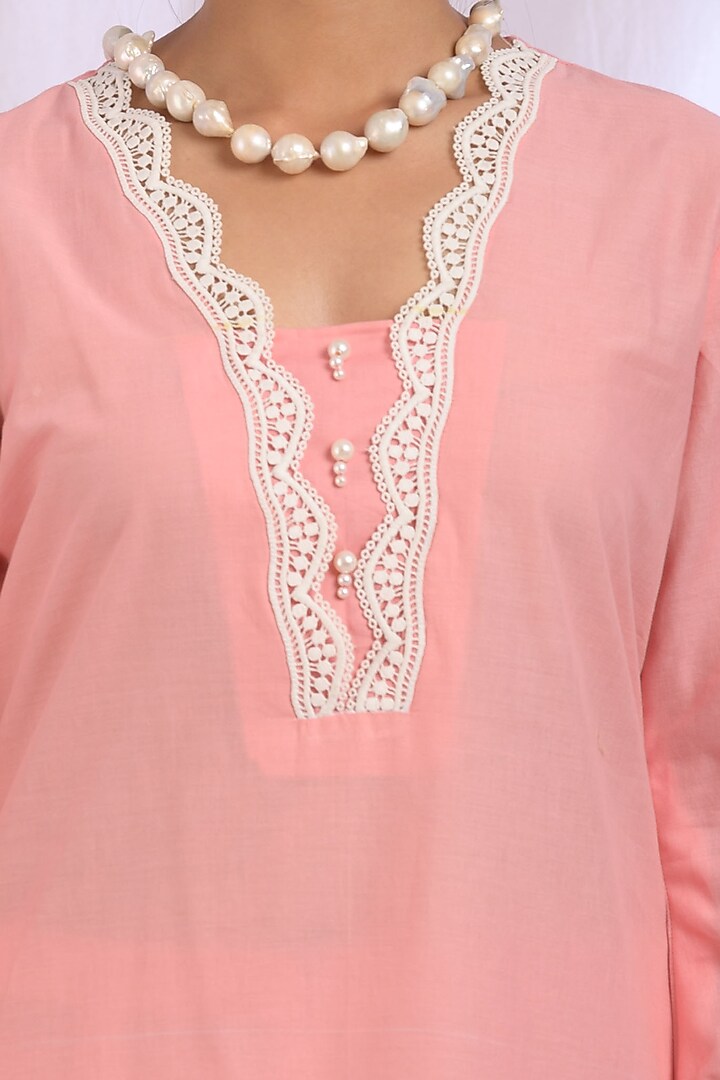 Rose Pink Floral Embroidered Kurta by Enaarah at Pernia's Pop Up Shop