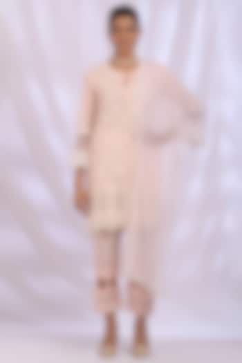Baby Peach Kurta With Lace Detailing by Enaarah