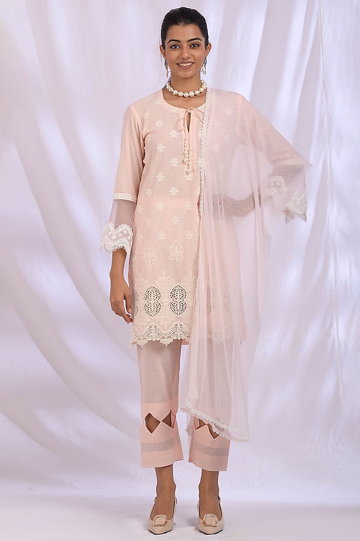 Baby Peach Kurta With Lace Detailing by Enaarah