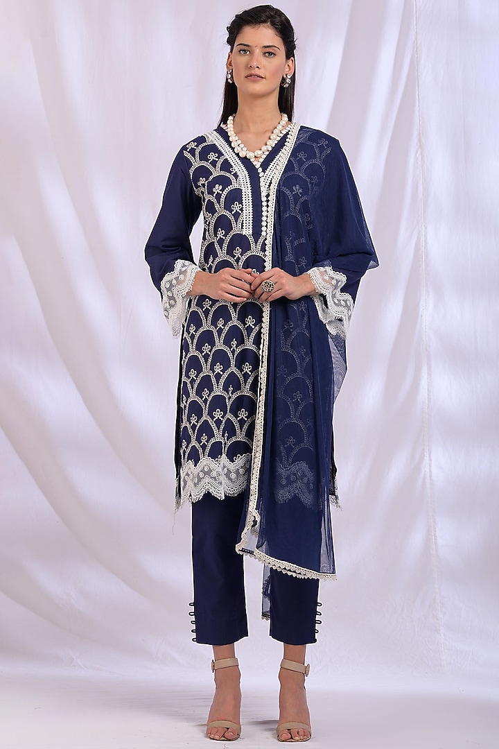 Navy Blue Kurta With Lace Detailing by Enaarah