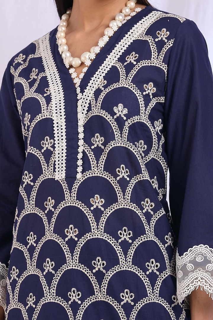 Navy Blue Kurta With Lace Detailing by Enaarah at Pernia's Pop Up Shop