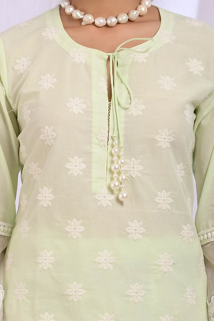 Lime Green Kurta With Lace Detailing by Enaarah at Pernia's Pop Up Shop