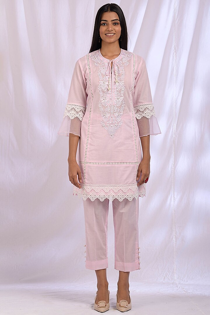 Blush Pink Embroidered Kurta by Enaarah at Pernia's Pop Up Shop