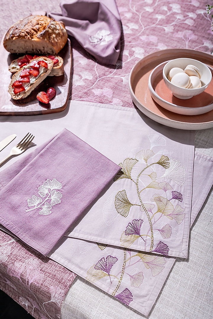 Gingko Plum Cotton Floral Printed Table Mats (Set of 4) by Eris home