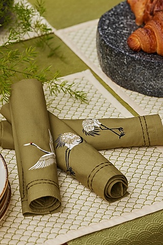 Olive Embroidered Dinner Napkin Set by Eris home
