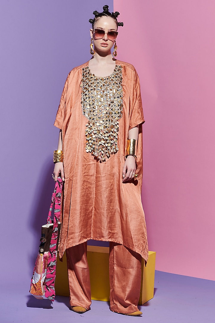 Peach Pink Line Silk Embroidered & Geometric Printed Kurta by Esha L Amin at Pernia's Pop Up Shop