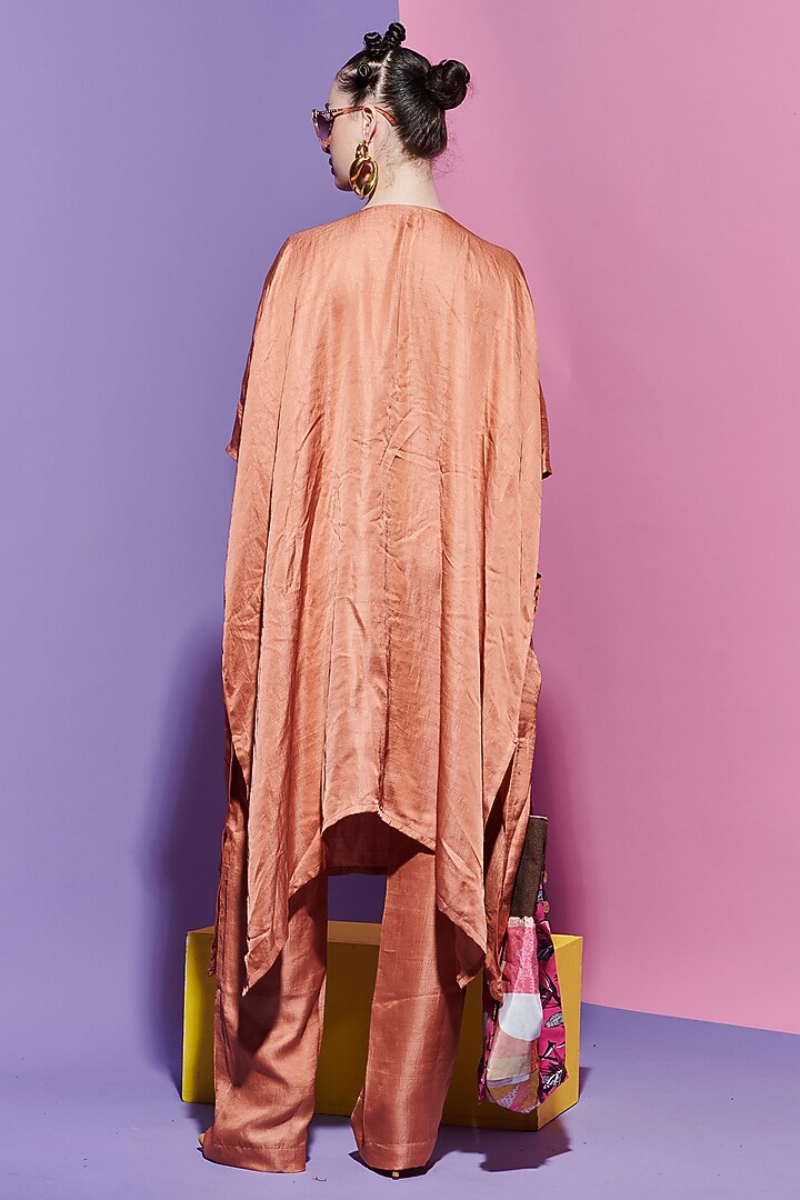 Peach Pink Line Silk Embroidered & Geometric Printed Kurta by Esha L Amin at Pernia's Pop Up Shop
