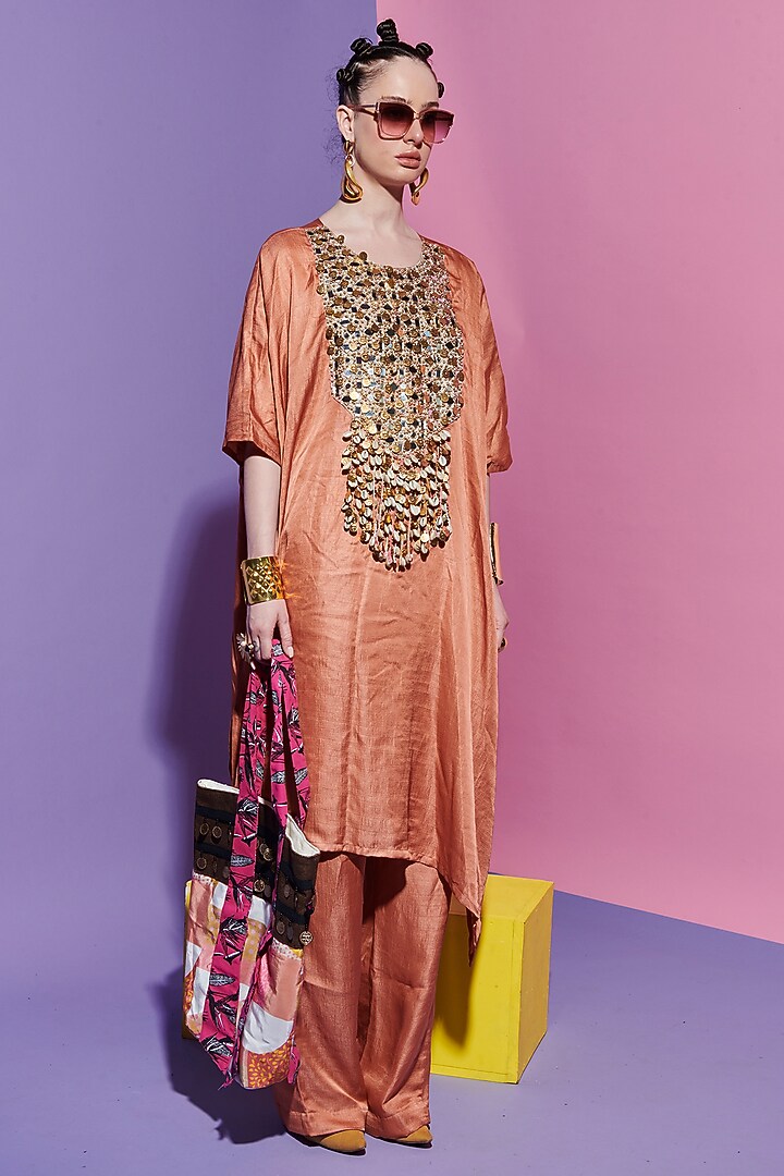 Peach Pink Line Silk Embroidered & Geometric Printed Kurta by Esha L Amin at Pernia's Pop Up Shop