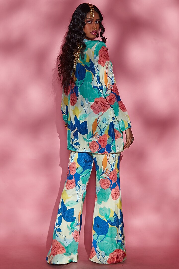 Blue Floral Embroidered Short Kurta by Esha L Amin at Pernia's Pop Up Shop