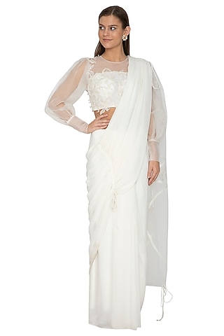 Eshaani Jayaswal in The Magnolia Blossom Lehenga main image 1