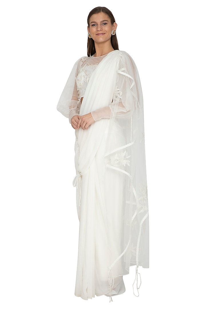 Off White Embroidered Drawstring Wedding Saree Set by Eshaani Jayaswal at Pernia's Pop Up Shop