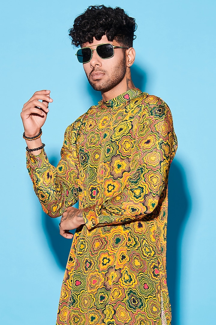 Yellow Viscose Crepe Printed Kurta by Esha L Amin Men at Pernia's Pop Up Shop