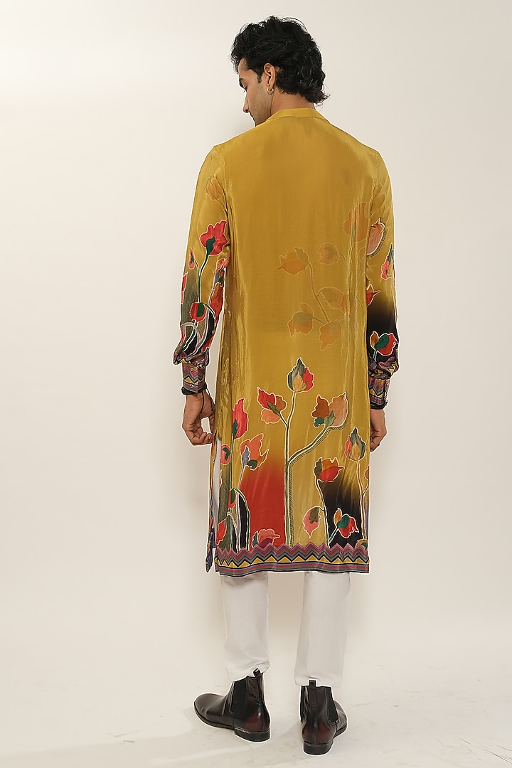 Yellow Viscose Crepe Kurta by Esha L Amin Men at Pernia's Pop Up Shop