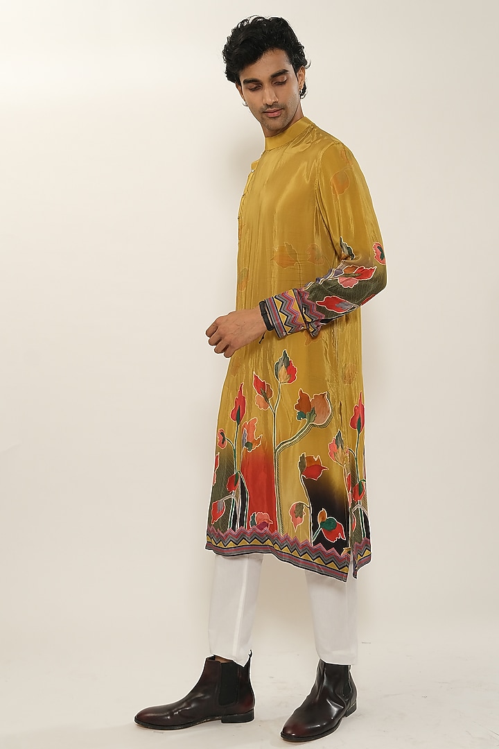 Yellow Viscose Crepe Kurta by Esha L Amin Men at Pernia's Pop Up Shop