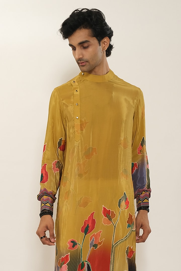 Yellow Viscose Crepe Kurta by Esha L Amin Men at Pernia's Pop Up Shop