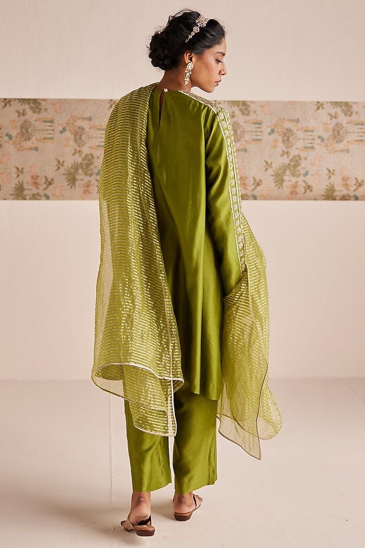 Green Chanderi Silk Zardosi Embroidered A-Line Kurta Set by Esha Arora at Pernia's Pop Up Shop