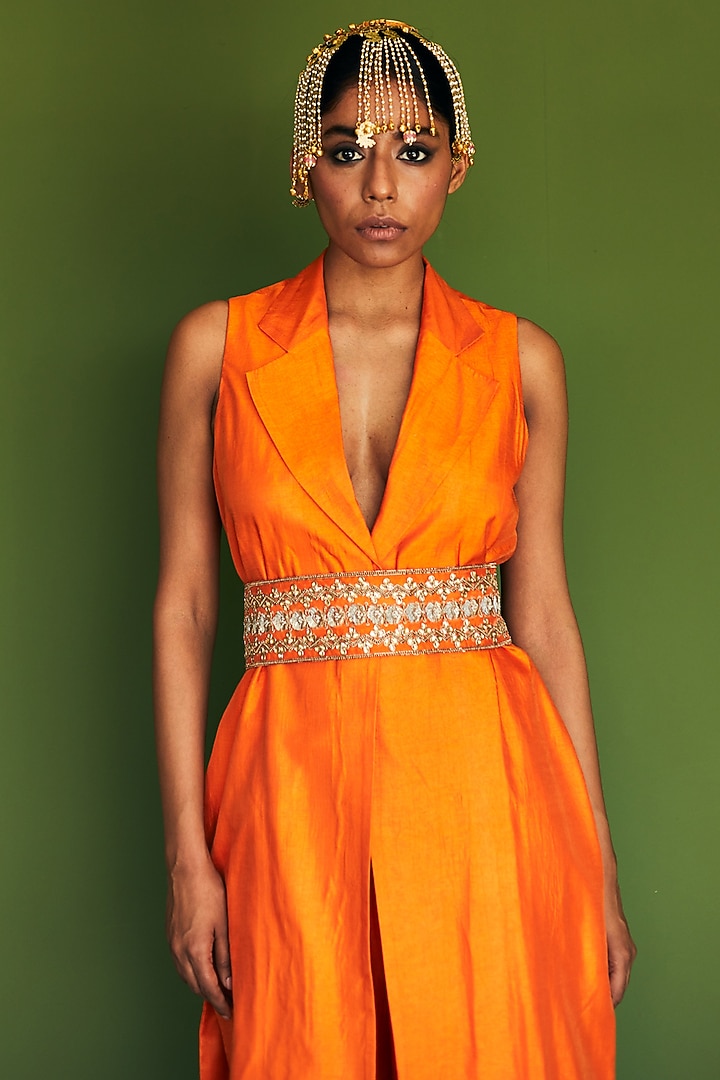 Orange Embroidered Kurta Set by Esha Arora at Pernia's Pop Up Shop