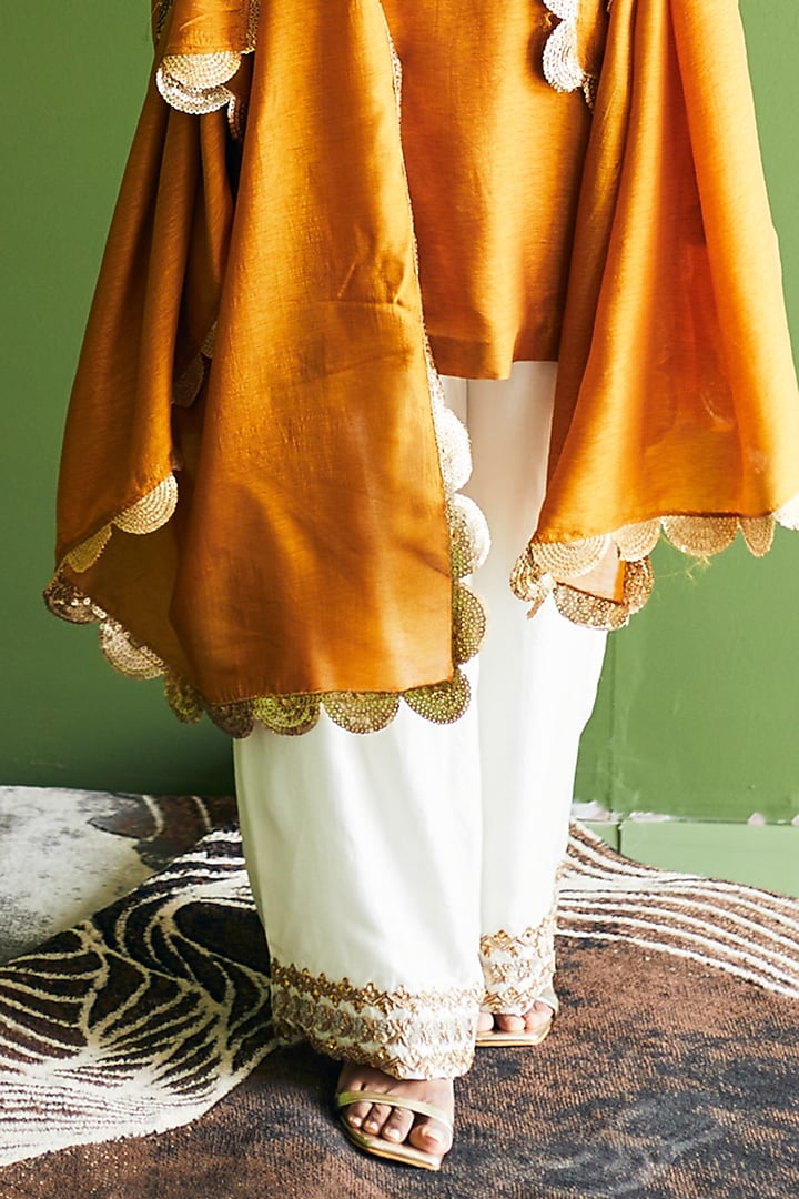 Mustard Vegan Silk Embroidered Kurta Set by Esha Arora at Pernia's Pop Up Shop