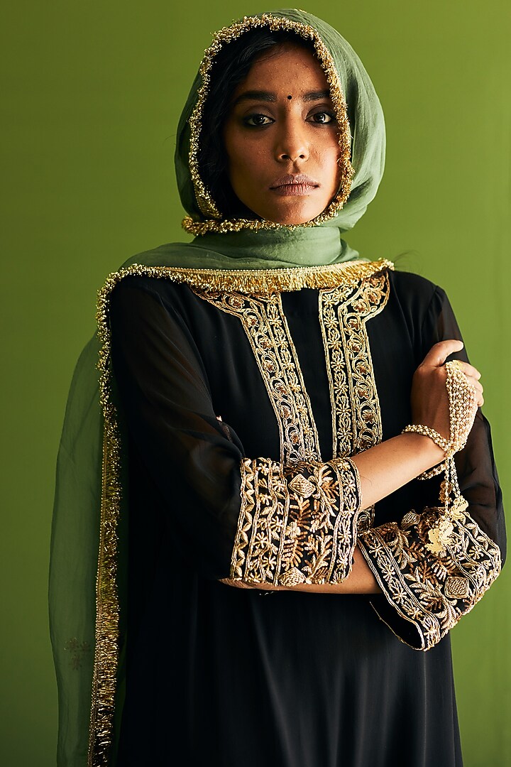 Black Zardosi Embroidered Kurta Set by Esha Arora at Pernia's Pop Up Shop