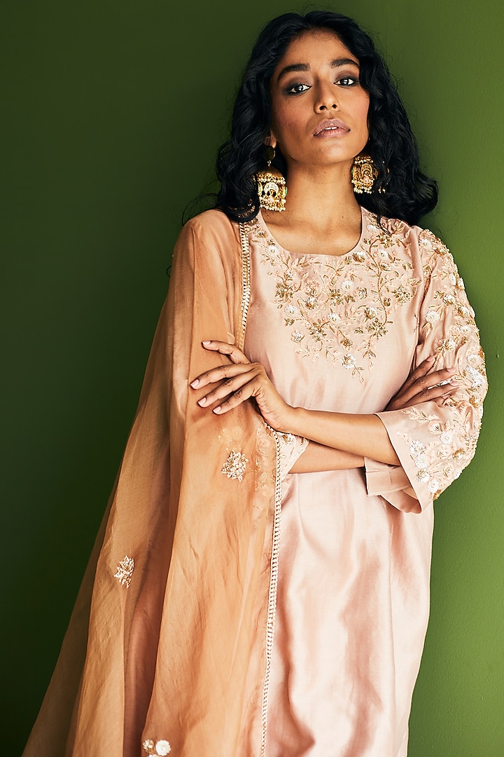 Brown Embroidered Kurta Set by Esha Arora at Pernia's Pop Up Shop