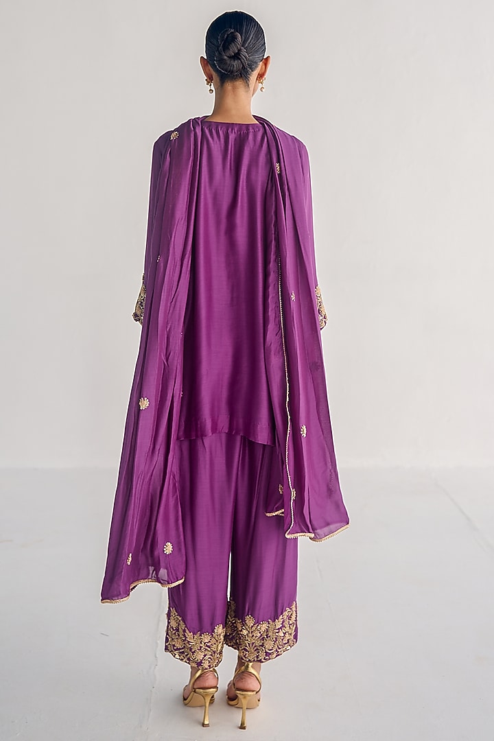 Deep Purple Cotton Silk Embroidered Kurta Set by Esha Arora at Pernia's Pop Up Shop
