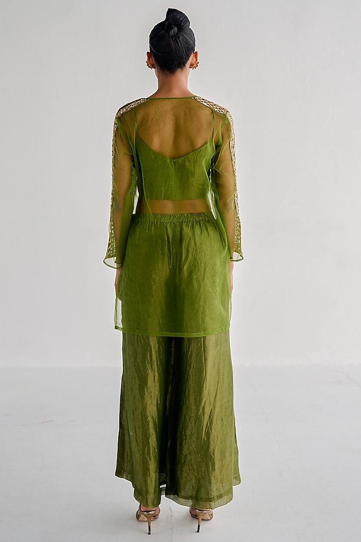 Green Net Embroidered Kurta Set by Esha Arora at Pernia's Pop Up Shop