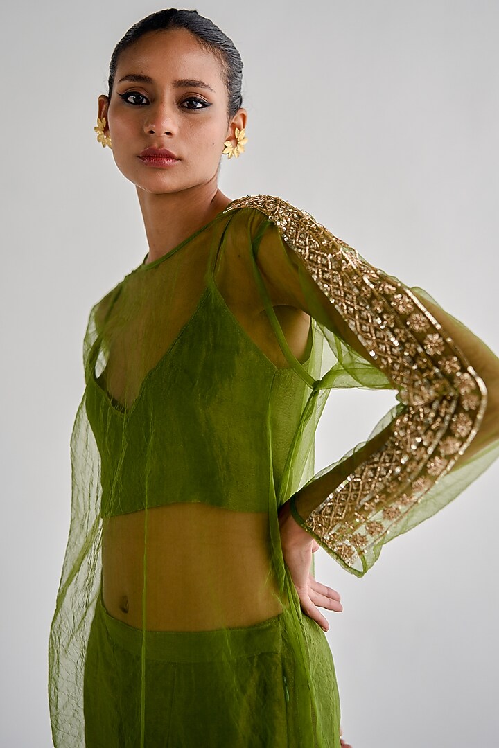 Green Net Embroidered Kurta Set by Esha Arora at Pernia's Pop Up Shop