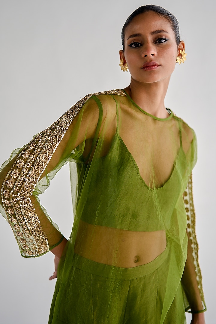 Green Net Embroidered Kurta Set by Esha Arora at Pernia's Pop Up Shop