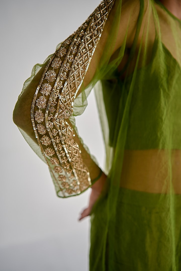 Green Net Embroidered Kurta Set by Esha Arora at Pernia's Pop Up Shop