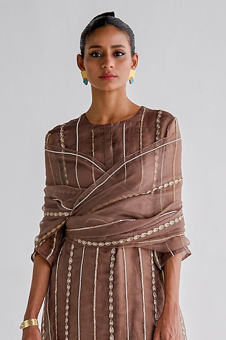 Brown Organza Embroidered Kurta Set by Esha Arora at Pernia's Pop Up Shop