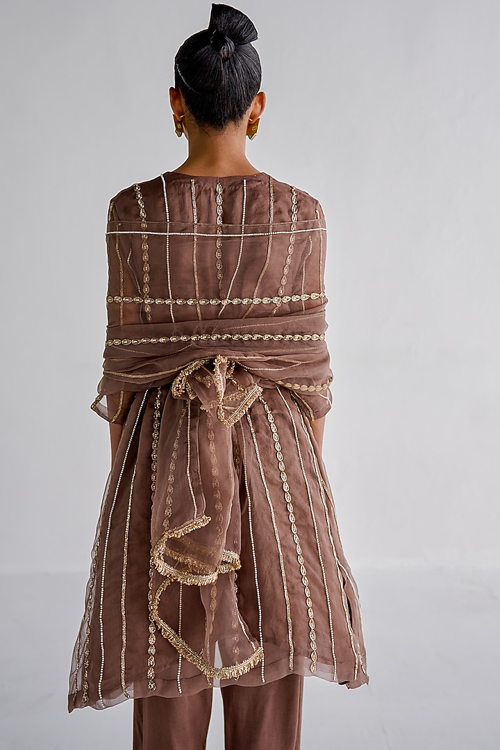 Brown Organza Embroidered Kurta Set by Esha Arora at Pernia's Pop Up Shop