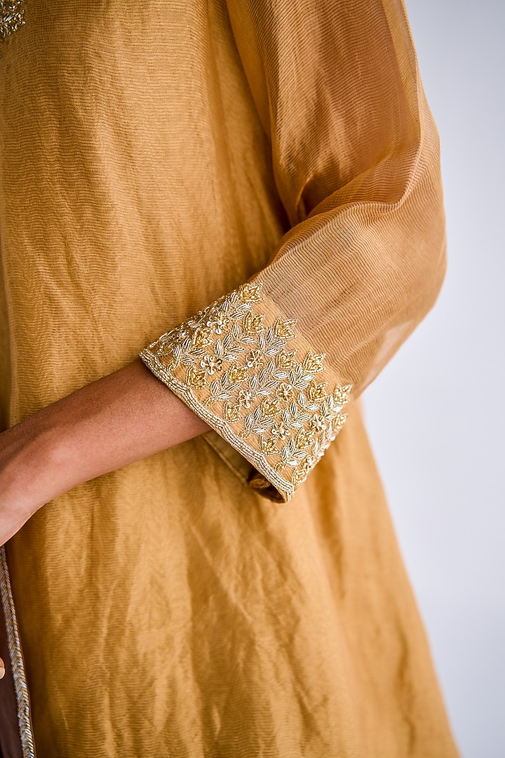 Gold Cotton Satin Embroidered Kurta Set by Esha Arora at Pernia's Pop Up Shop