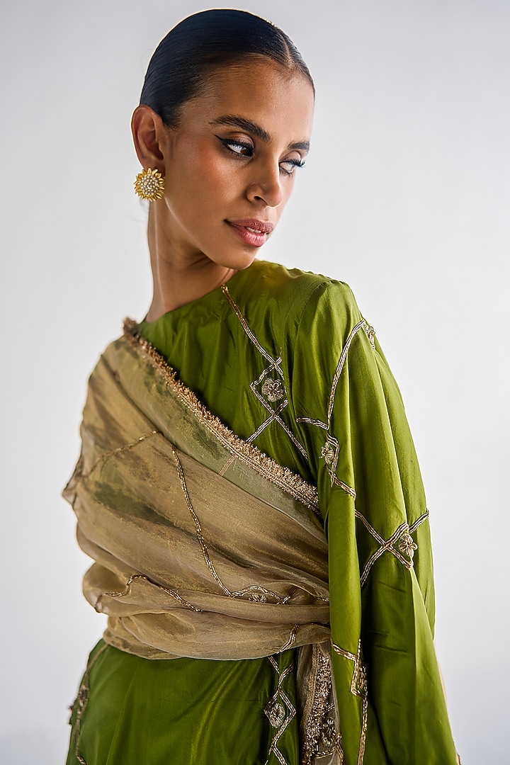 Olive Green Silk Embroidered Kurta Set by Esha Arora at Pernia's Pop Up Shop