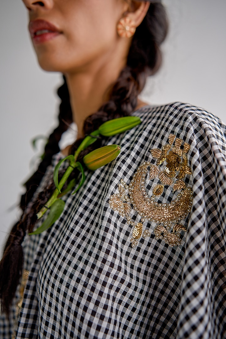Grey Cotton Embroidered Kaftan by Esha Arora at Pernia's Pop Up Shop