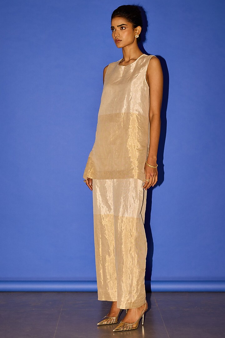 Gold Organza & Tissue Floral Embroidered Jacket Kurta Set by Esha Arora at Pernia's Pop Up Shop
