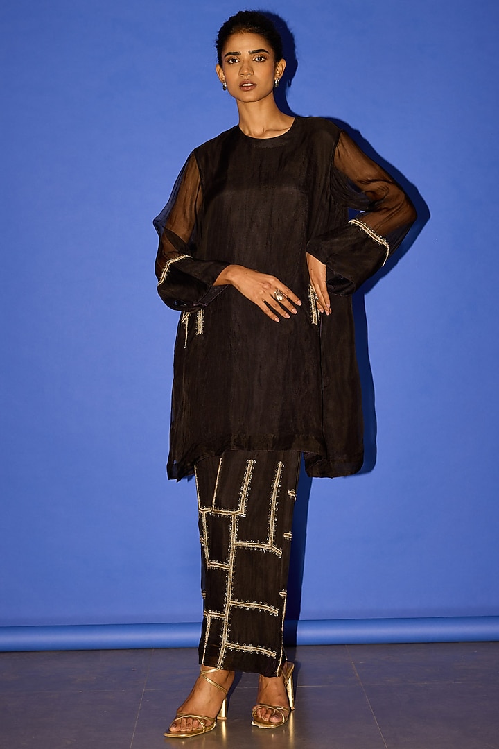 Black Organza Embroidered Kurta Set by Esha Arora at Pernia's Pop Up Shop