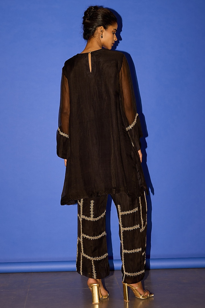 Black Organza Embroidered Kurta Set by Esha Arora at Pernia's Pop Up Shop