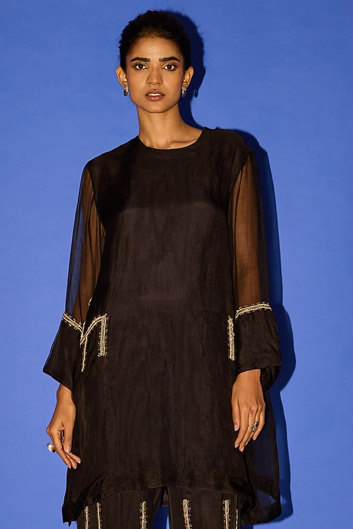 Black Organza Embroidered Kurta Set by Esha Arora at Pernia's Pop Up Shop