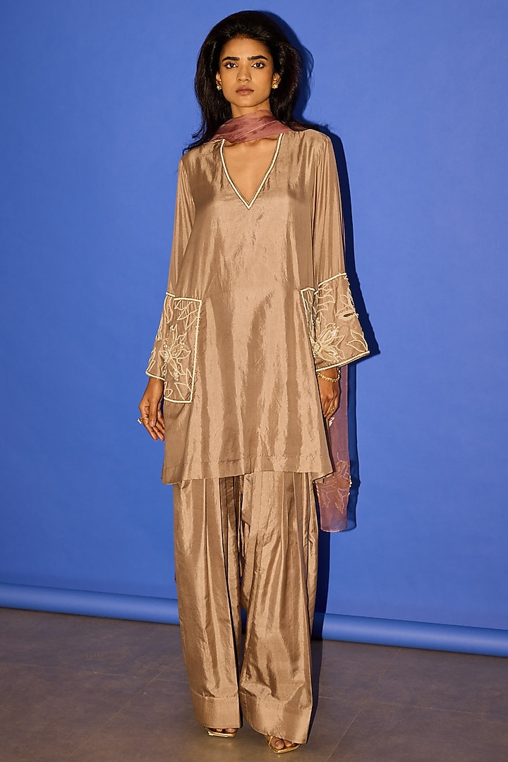 Brown Silk Embroidered Kurta Set by Esha Arora at Pernia's Pop Up Shop