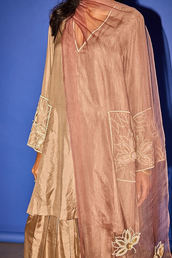 Brown Silk Embroidered Kurta Set by Esha Arora at Pernia's Pop Up Shop