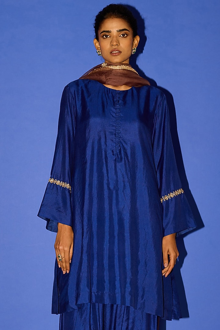 Blue Silk Zardosi Motif Kurta Set by Esha Arora at Pernia's Pop Up Shop