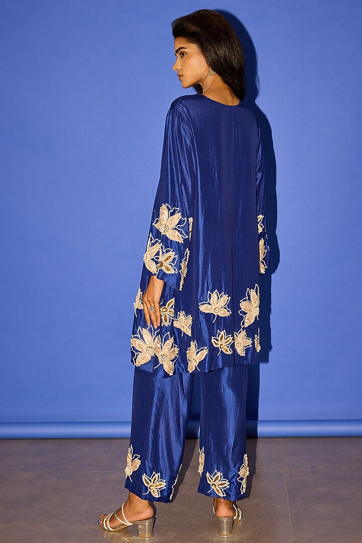Blue Silk Floral Work Kurta Set by Esha Arora at Pernia's Pop Up Shop