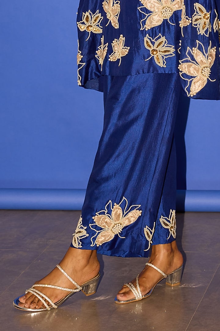 Blue Silk Floral Work Kurta Set by Esha Arora at Pernia's Pop Up Shop