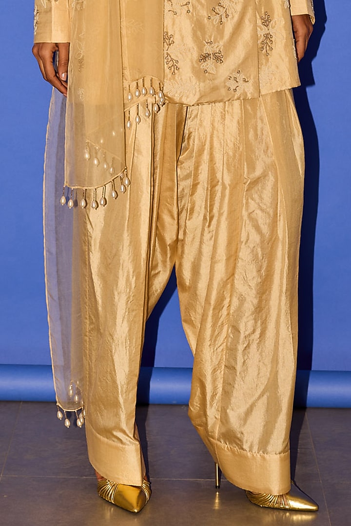 Cream Silk Pearl Motif Work Blazer Set by Esha Arora at Pernia's Pop Up Shop