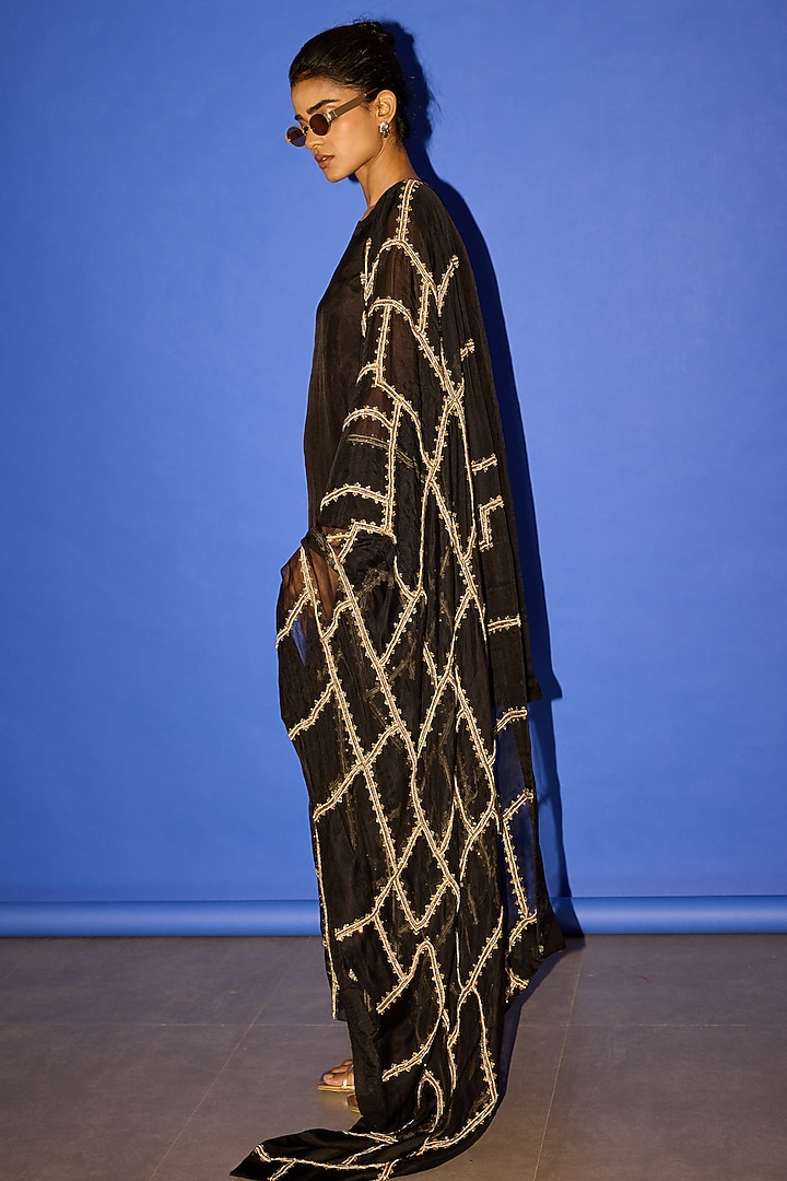 Black Organza Line Work Dupatta by Esha Arora at Pernia's Pop Up Shop