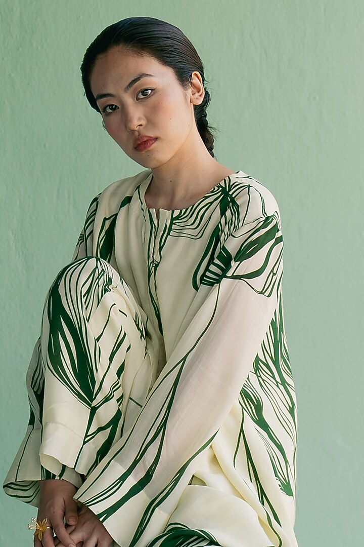 Ivory & Green Cotton Silk Printed A-Line Kurta Set by Esha Arora at Pernia's Pop Up Shop