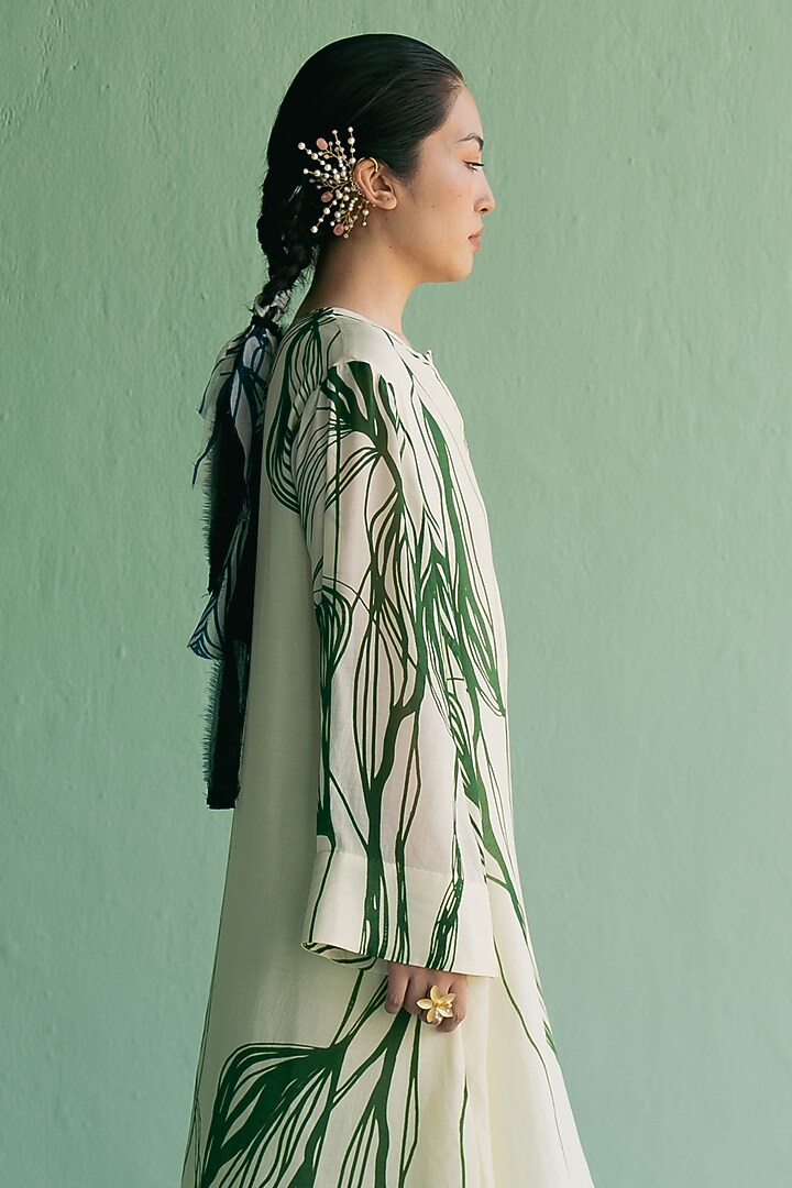 Ivory & Green Cotton Silk Printed A-Line Kurta Set by Esha Arora at Pernia's Pop Up Shop