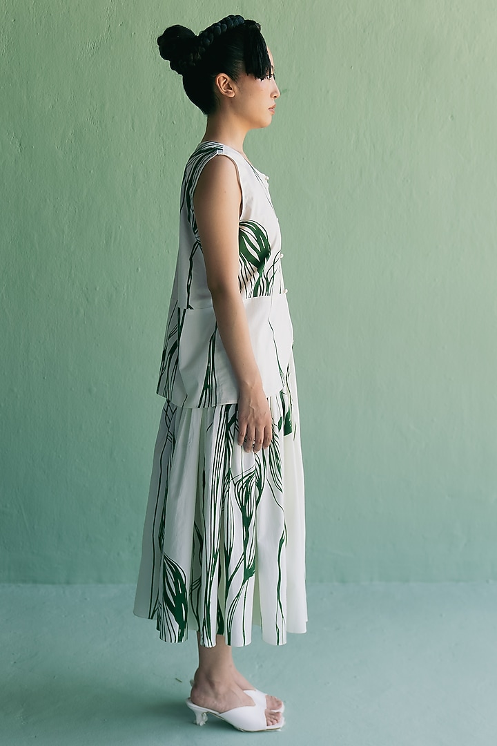 Ivory & Green Cotton Printed Co-Ord Set by Esha Arora at Pernia's Pop Up Shop