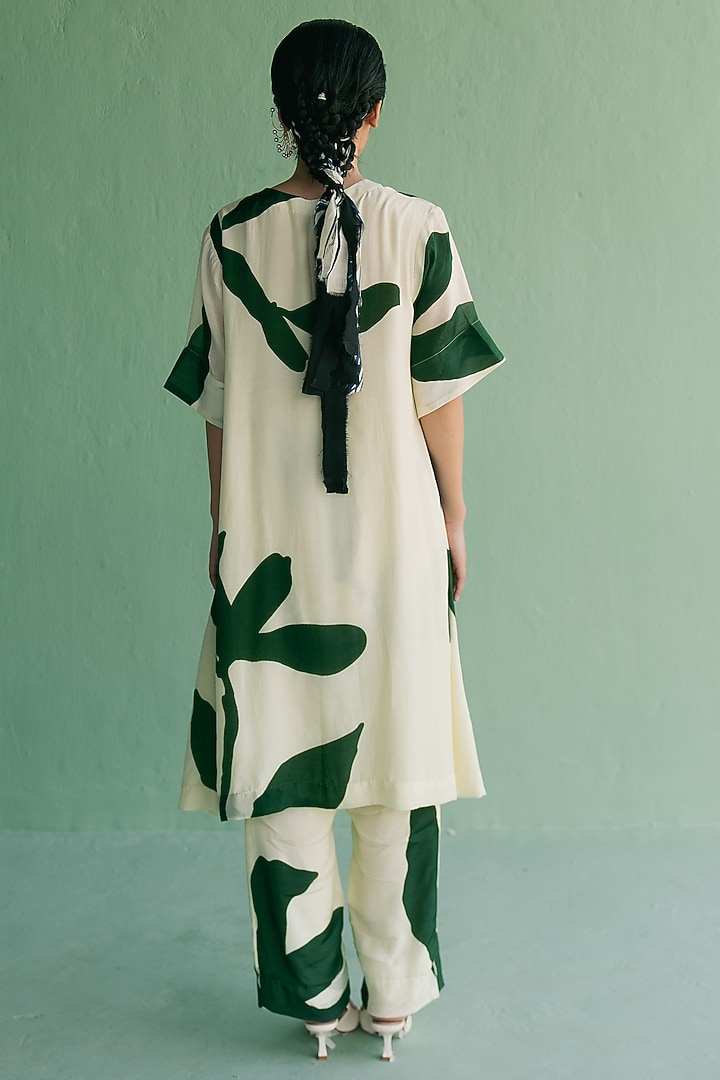 Ivory & Green Cotton Silk Printed A-Line Kurta Set by Esha Arora at Pernia's Pop Up Shop
