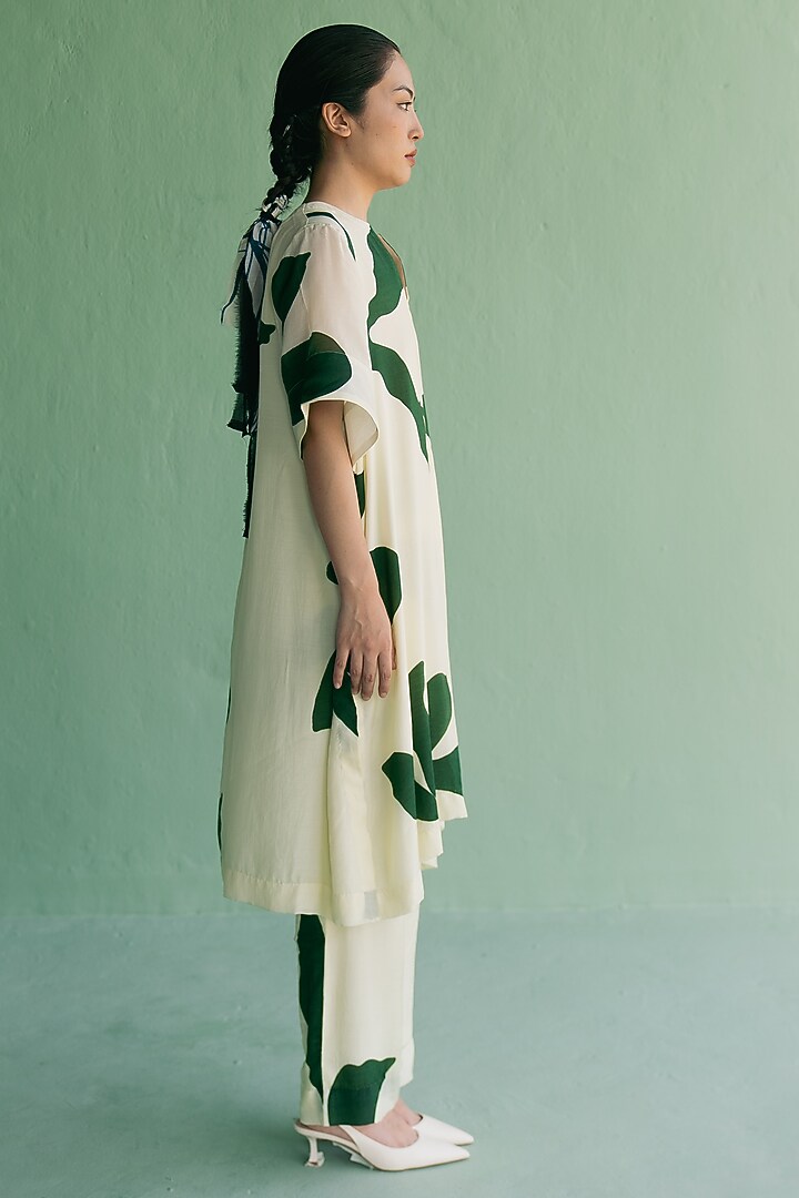 Ivory & Green Cotton Silk Printed A-Line Kurta Set by Esha Arora at Pernia's Pop Up Shop